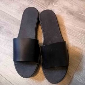 Sandals size 6